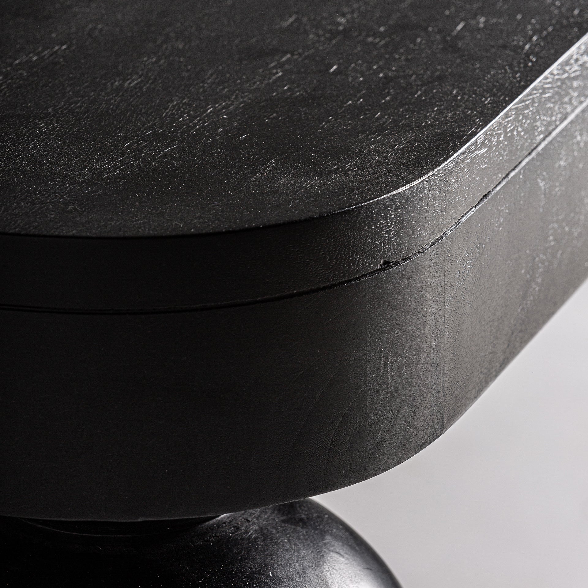 ZENIVA DINING TABLE